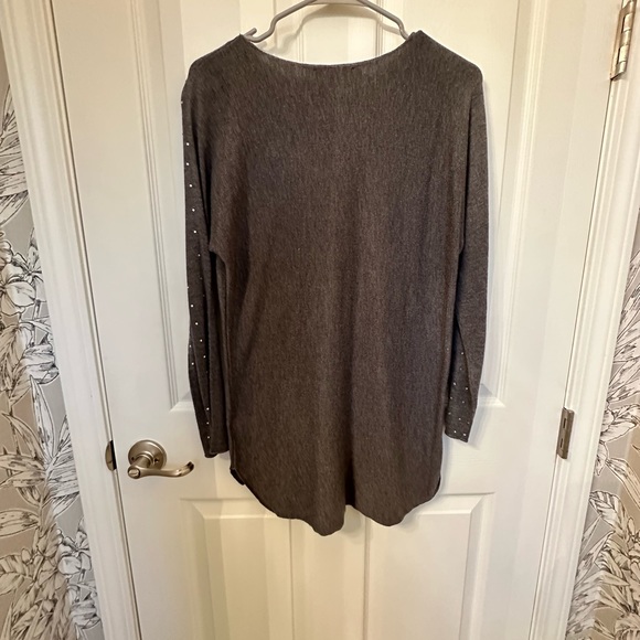 INC LONG SLEEVE EMBELLISHED
SPARKLE HI LOW JEWEL NECK SWEATER. - Picture 3 of 7